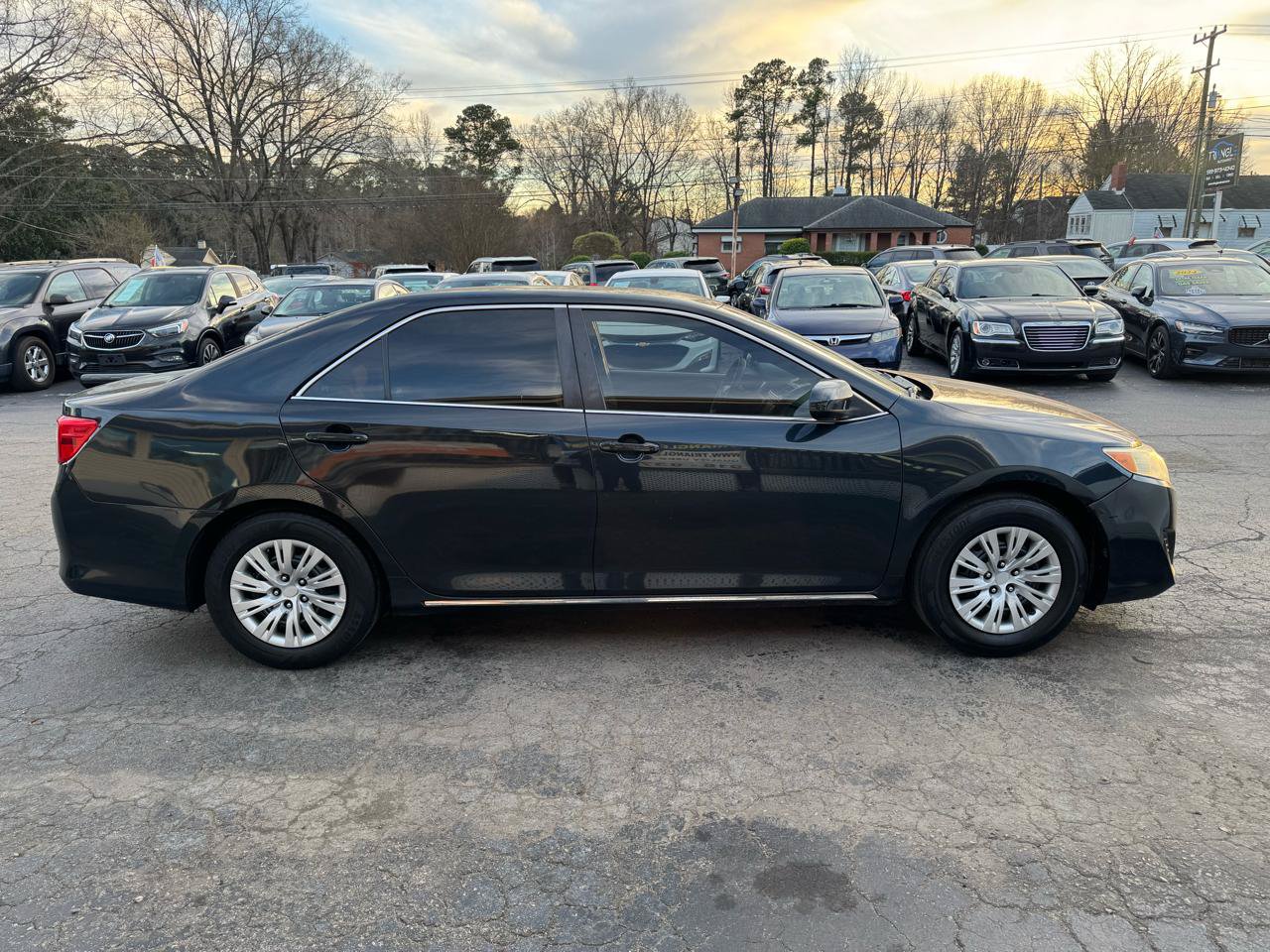 Used 2014 Toyota Camry LE FWD image 4