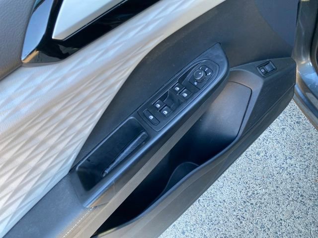 Used 2024 Volkswagen Taos S image 28