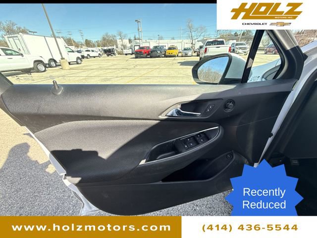 Used 2017 Chevrolet Cruze LT image 20