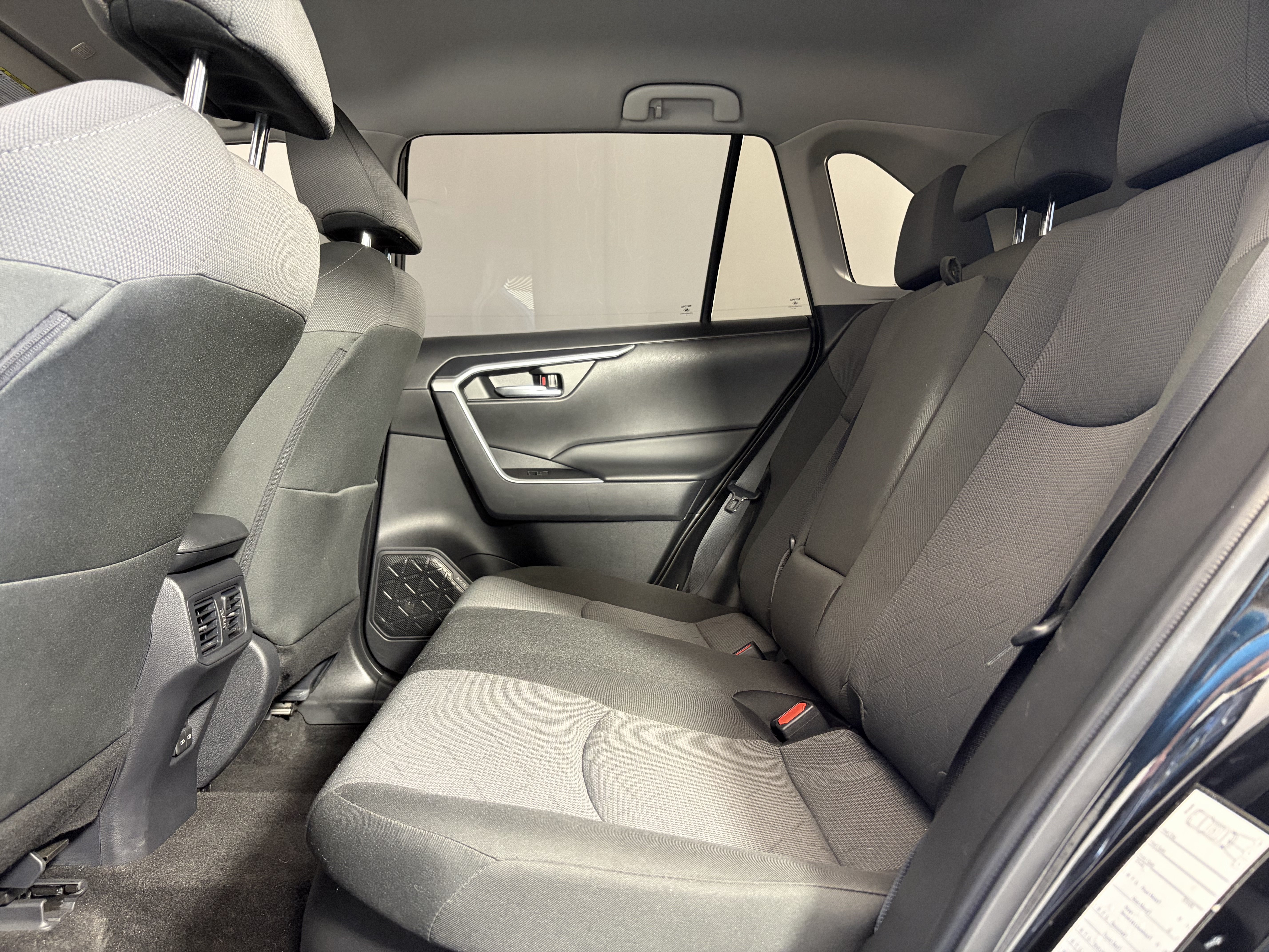 Used 2025 Toyota RAV4 XLE AWD/4WD image 7