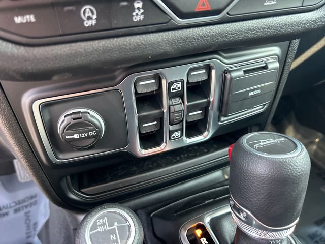 New 2025 Jeep Gladiator Sport image 27