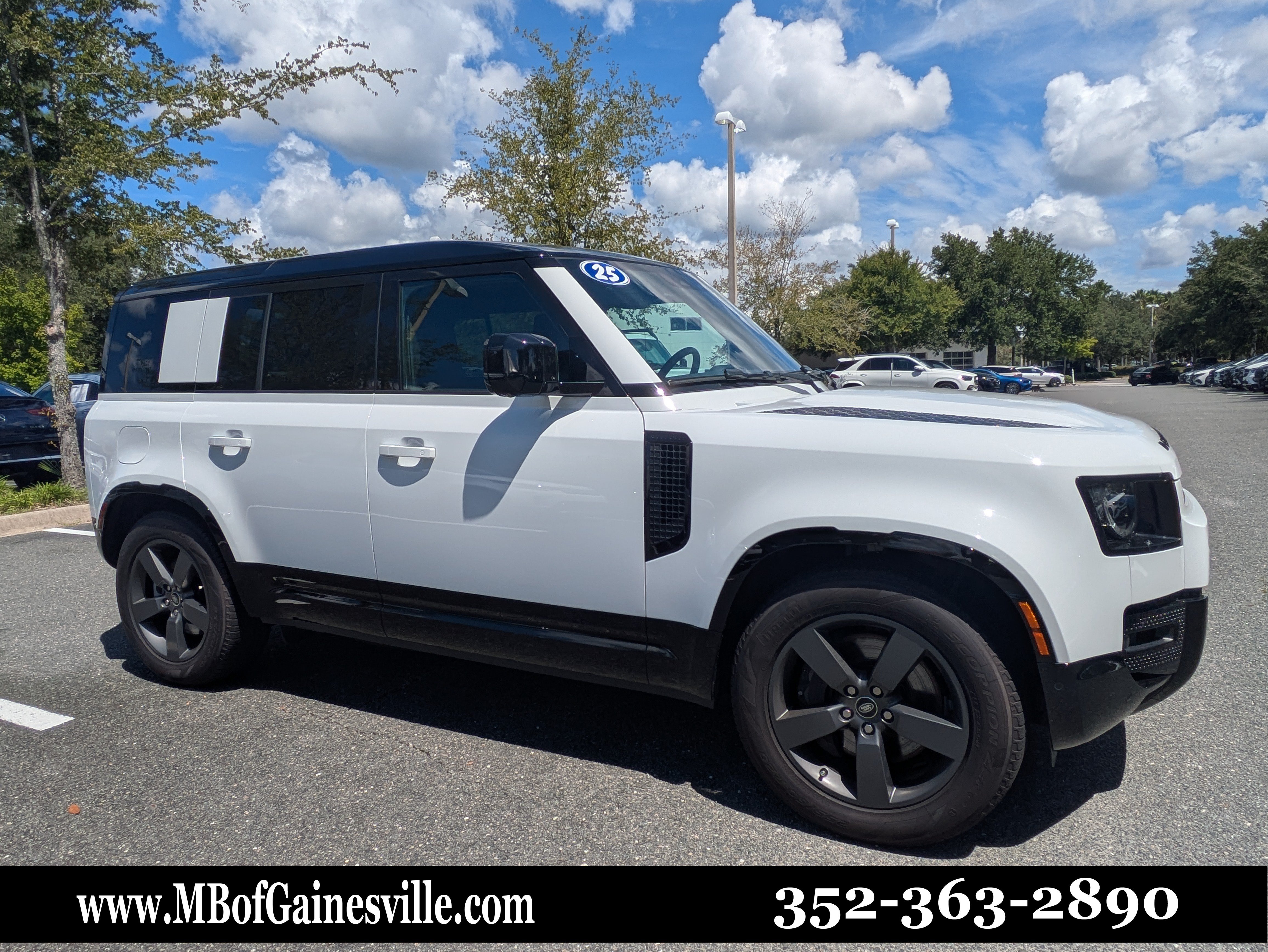 Used 2025 Land Rover Defender 110 X-Dynamic SE AWD/4WD video 1