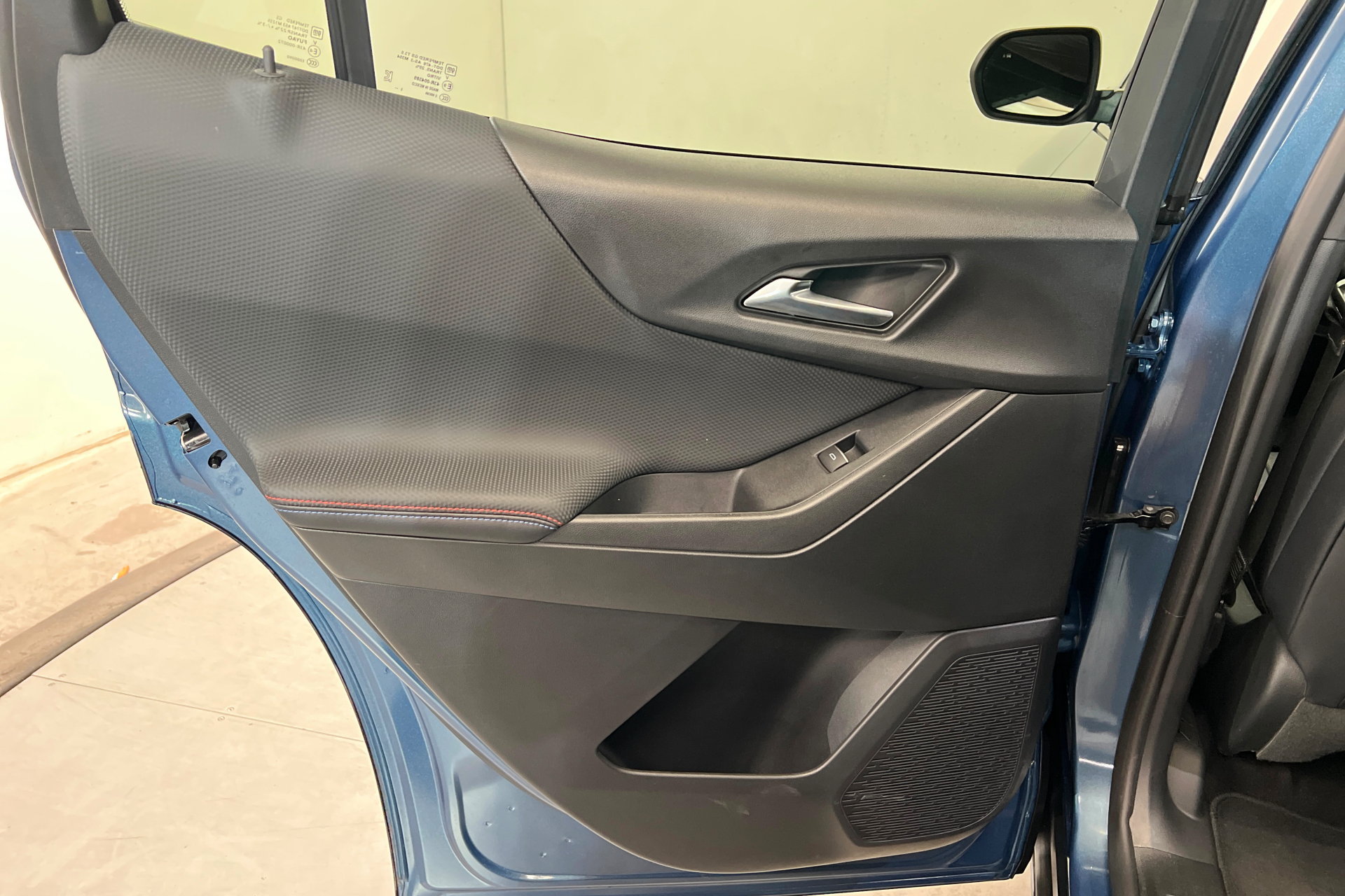 Used 2026 Chevrolet Equinox RS AWD/4WD image 19