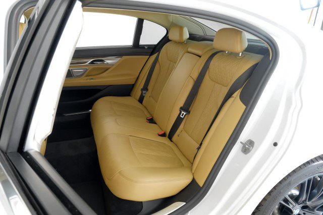 Used 2019 BMW 740i w/ Executive Package RWD image 46