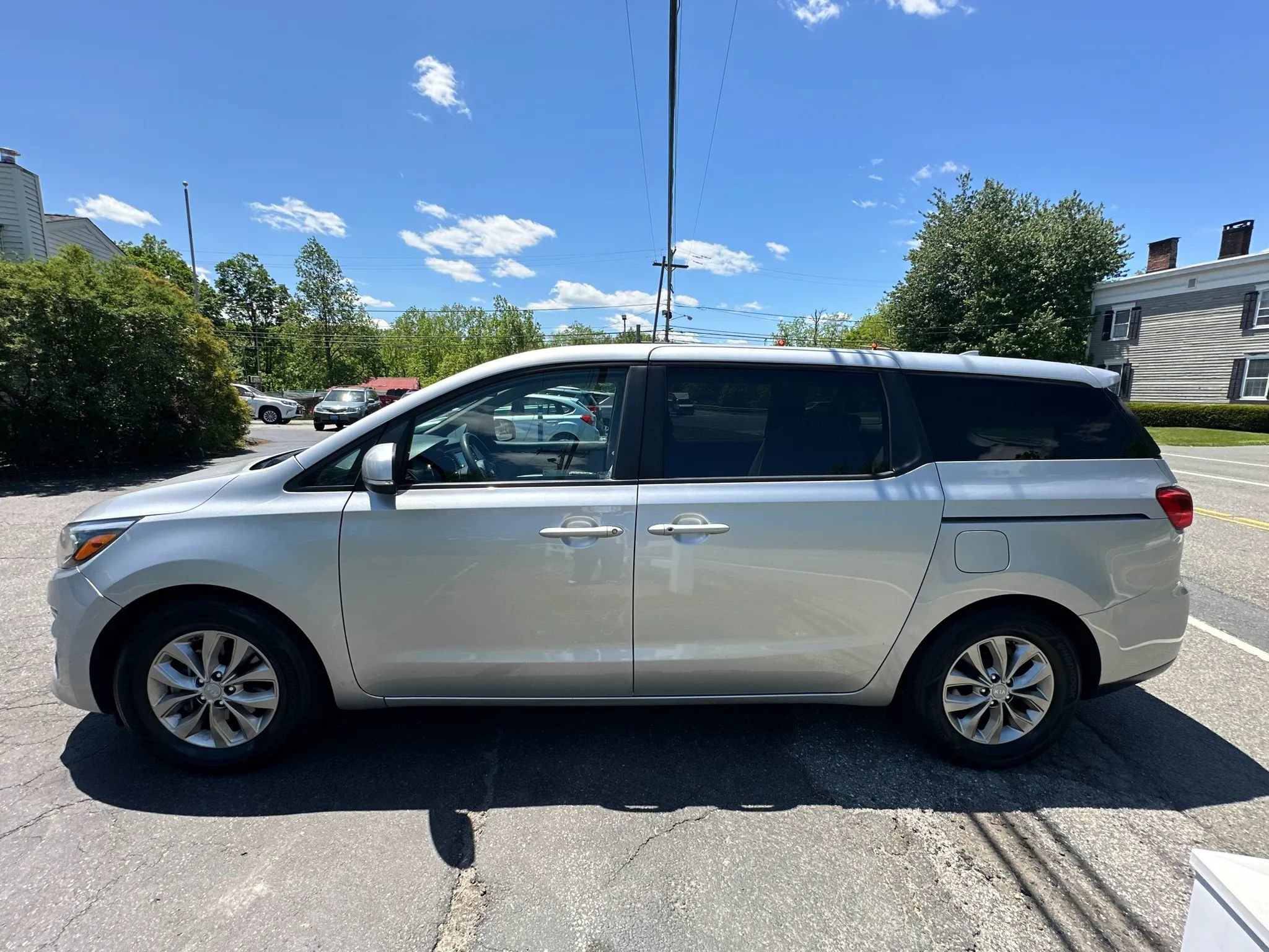 Used 2019 Kia Sedona LX FWD image 7