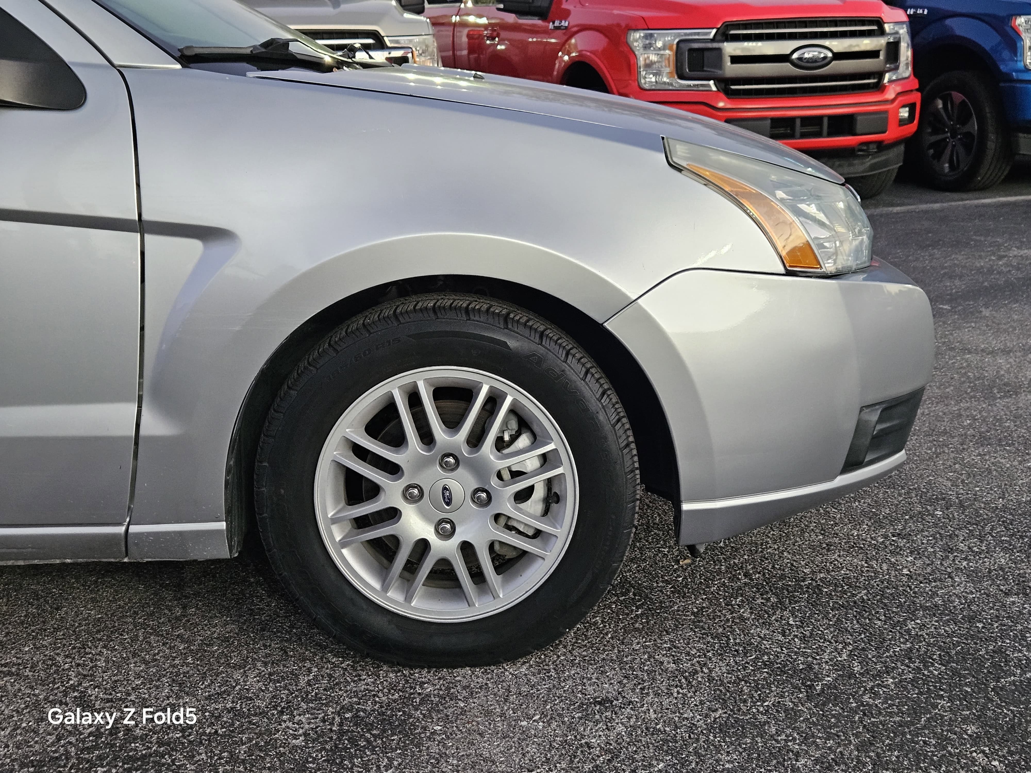 Used 2010 Ford Focus SE image 11