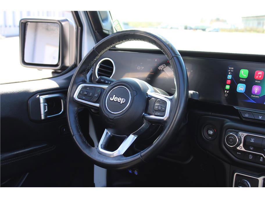 Used 2018 Jeep Wrangler Unlimited Sahara w/ Uconnect 4C Nav & Sound Group image 20