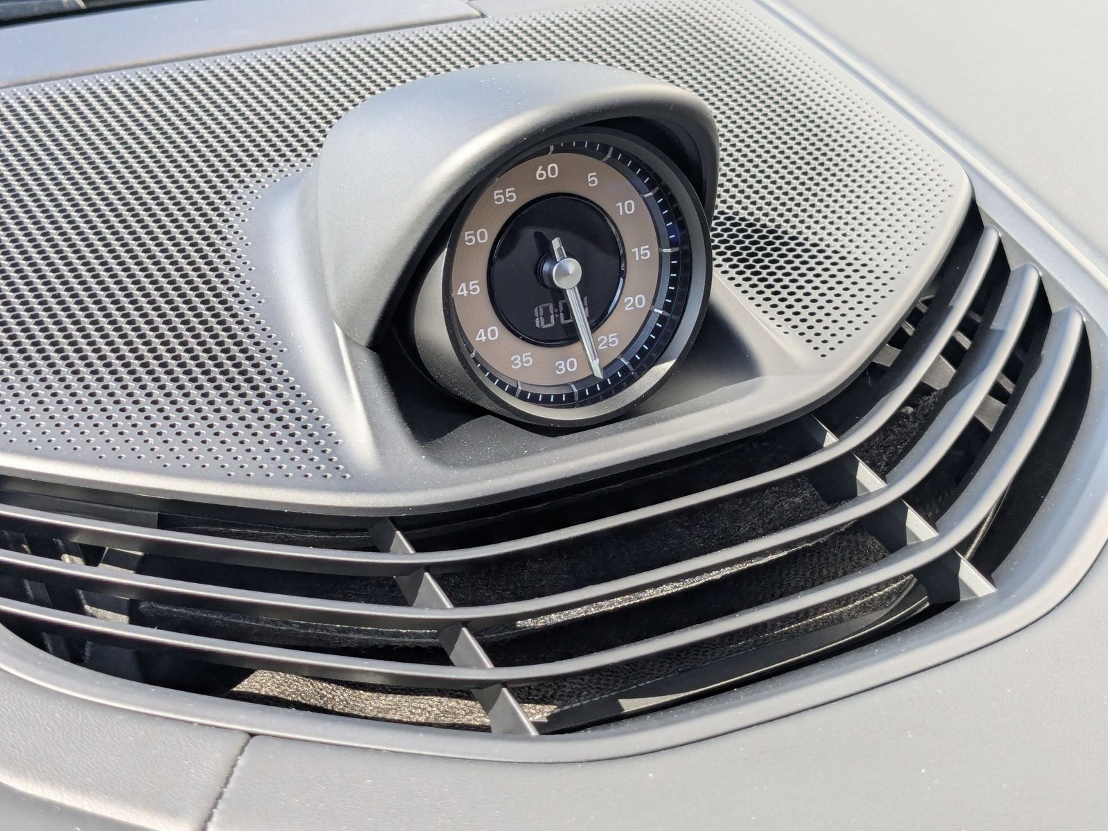 New 2026 Porsche Taycan 4S image 21