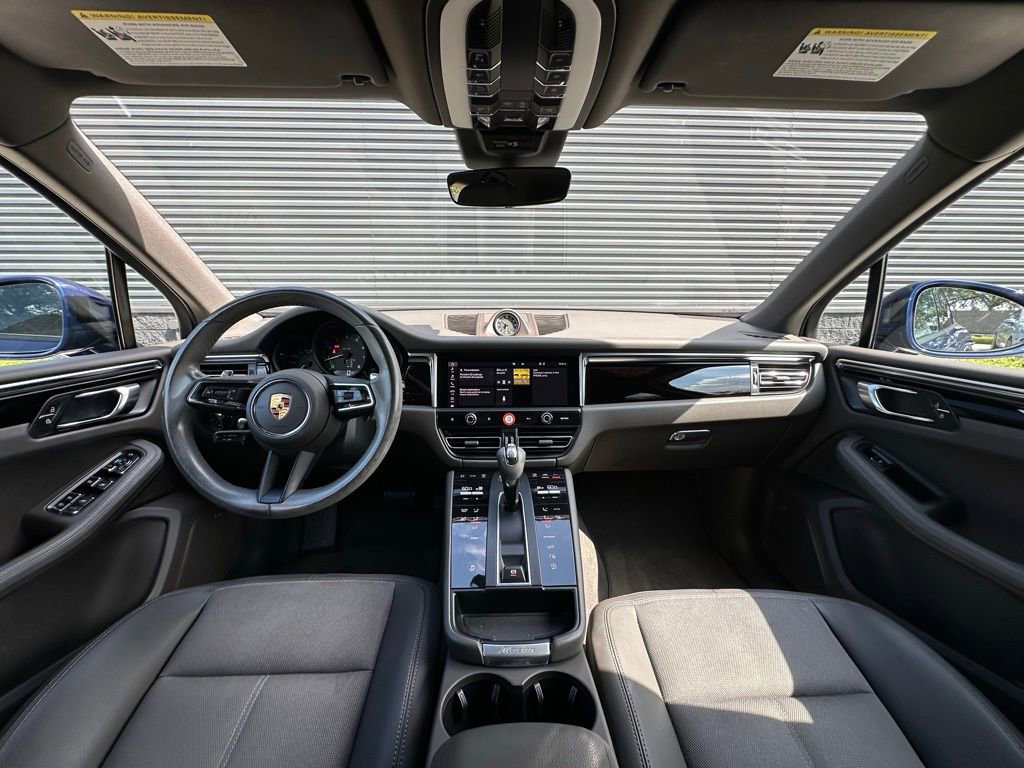 Certified 2022 Porsche Macan AWD/4WD image 6