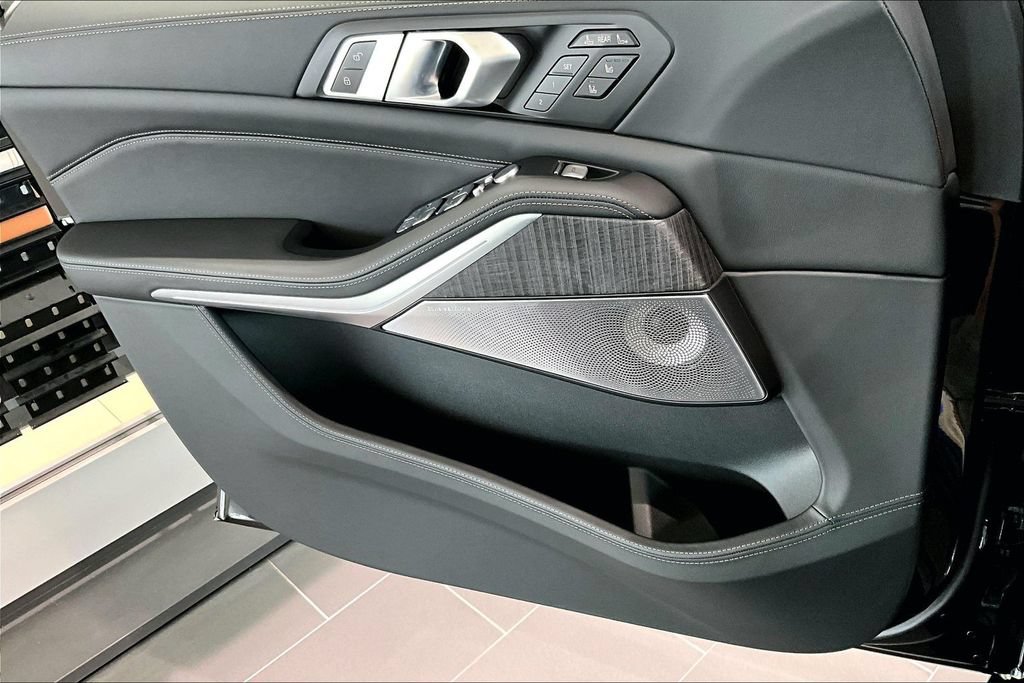 New 2026 BMW ALPINA XB7 AWD/4WD image 12