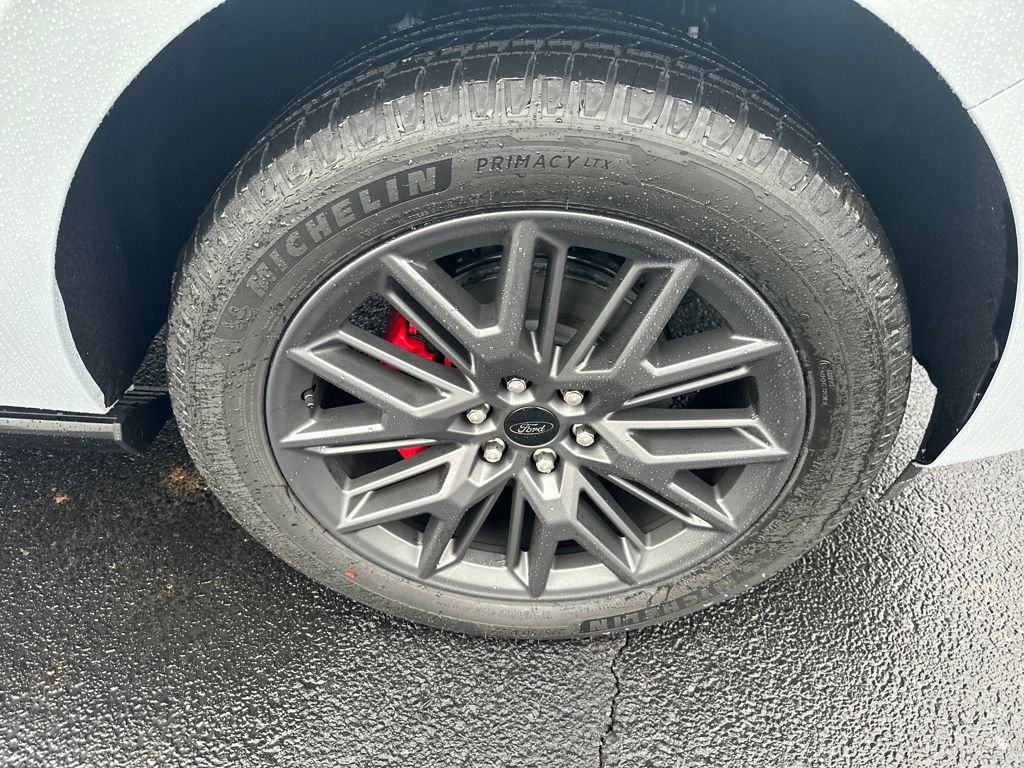 New 2025 Ford Expedition Platinum w/ Stealth Performance Package image 60