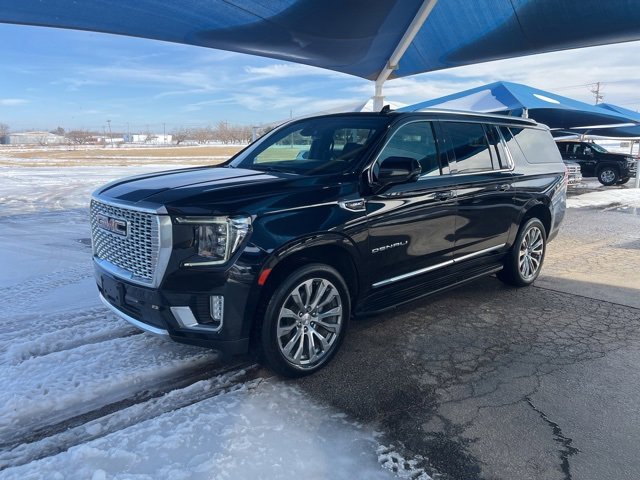 Used 2021 GMC Yukon XL Denali image 1