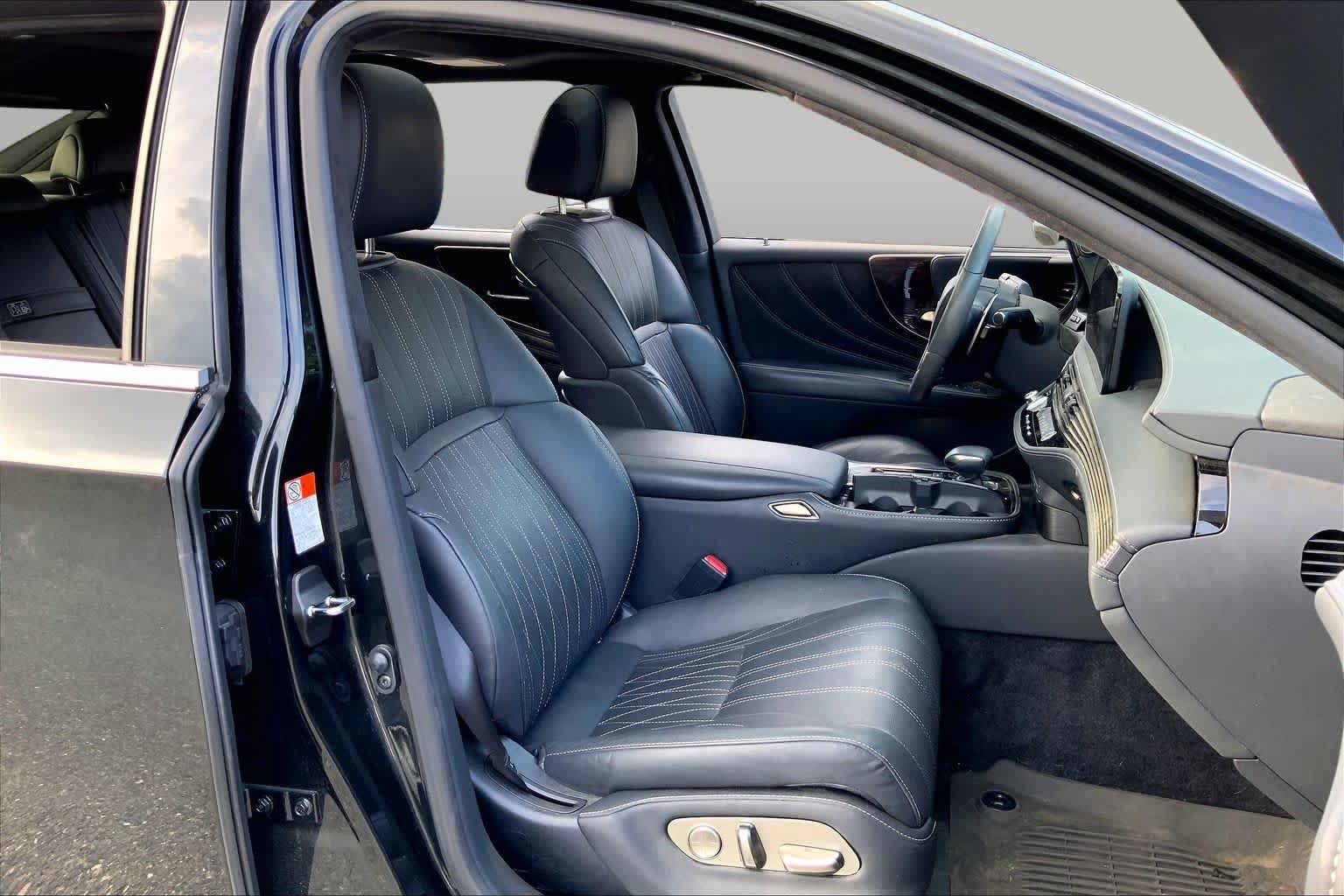 Certified 2022 Lexus LS 500 AWD w/ Interior Upgrade Package image 9