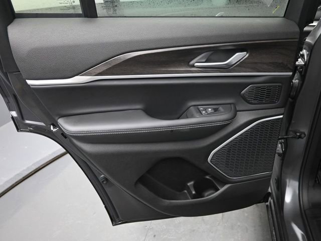 New 2026 Jeep Grand Cherokee Limited image 14