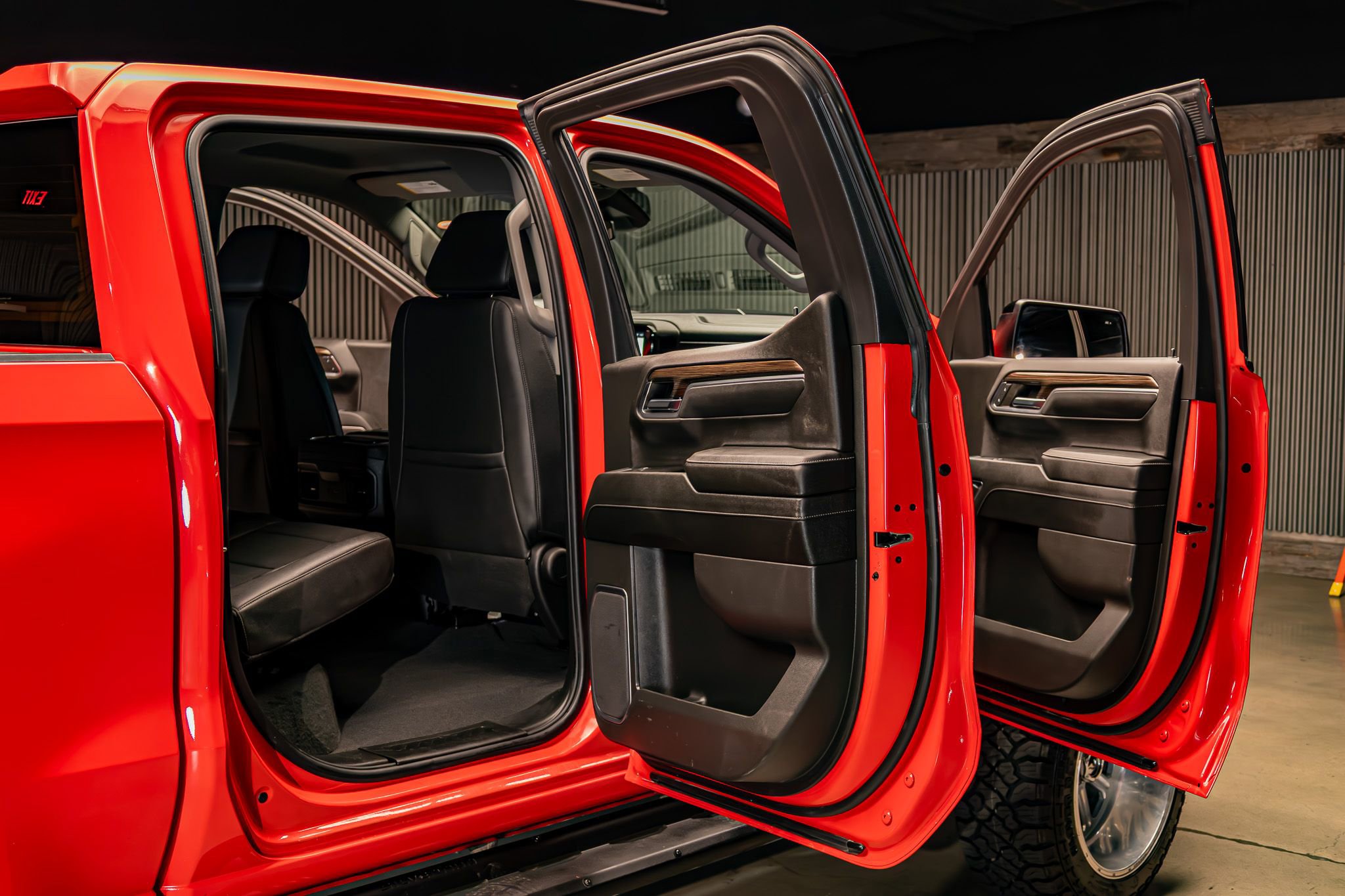 Used 2023 Chevrolet Silverado 1500 LT Trail Boss w/ LT Trail Boss Premium Package image 31