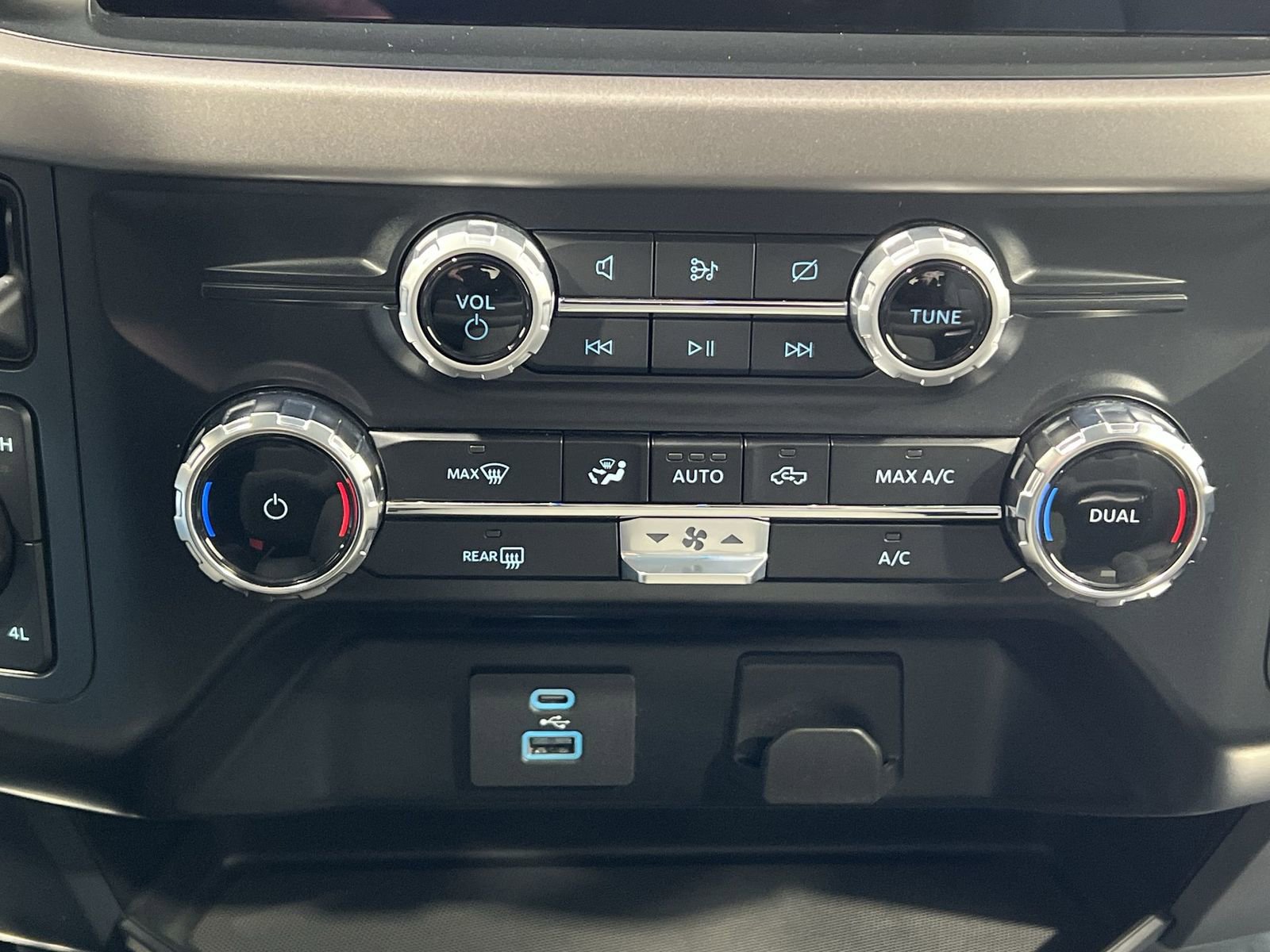 Used 2024 Ford F150 XLT image 19