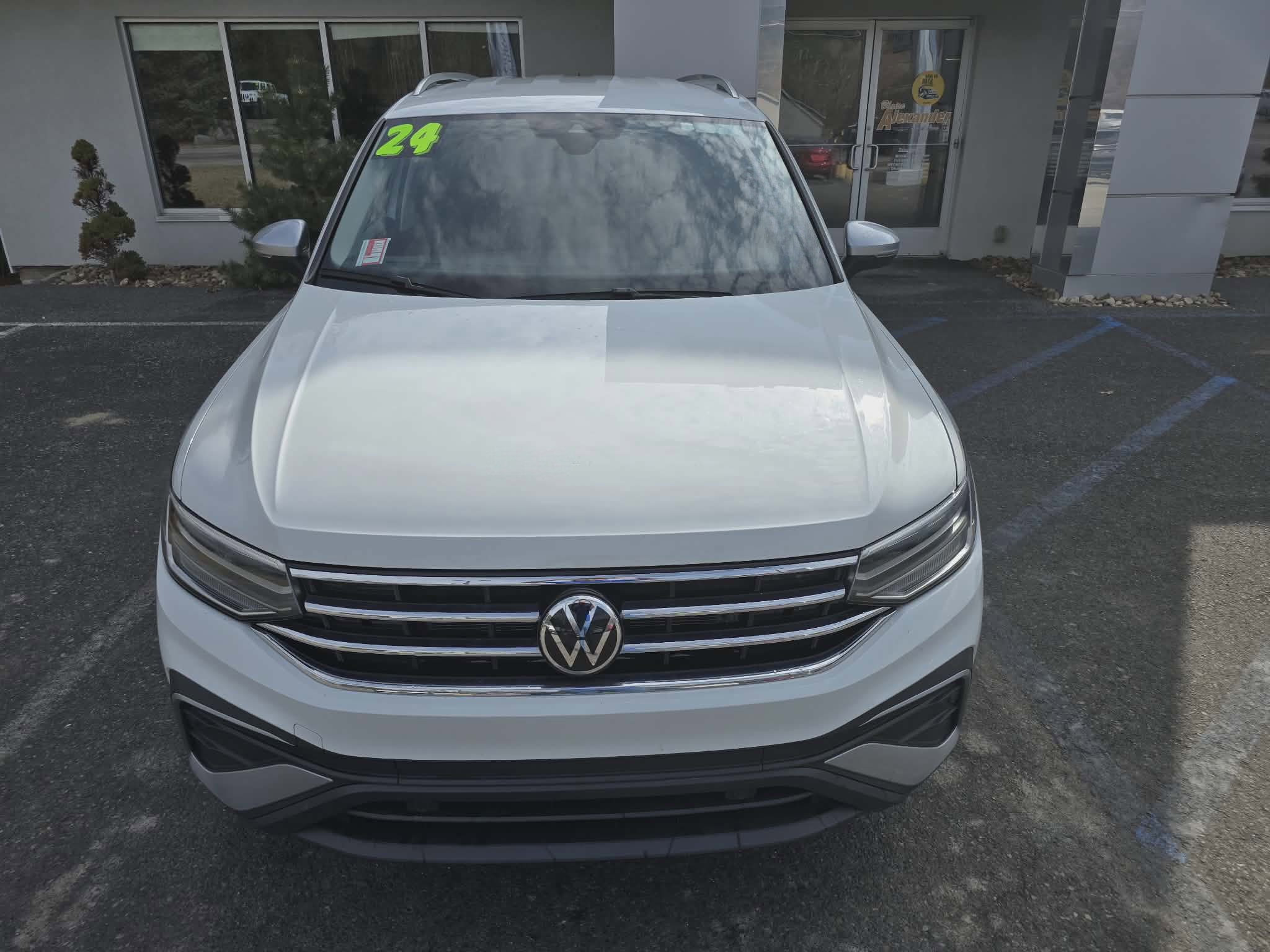 Used 2024 Volkswagen Tiguan Wolfsburg Edition image 9