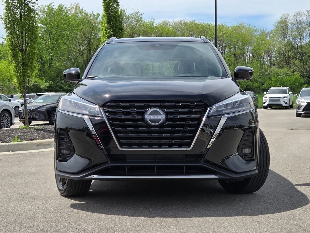 Used 2024 Nissan Kicks SR w/ SR Premium Package image 11