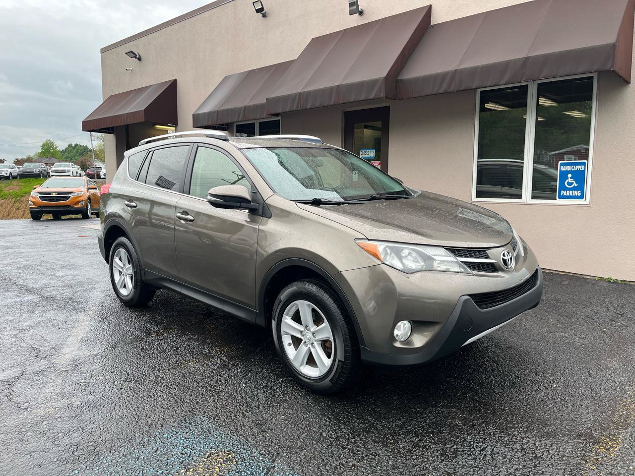 Used 2013 Toyota RAV4 XLE AWD/4WD image 3