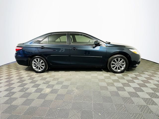 Used 2017 Toyota Camry XLE image 9