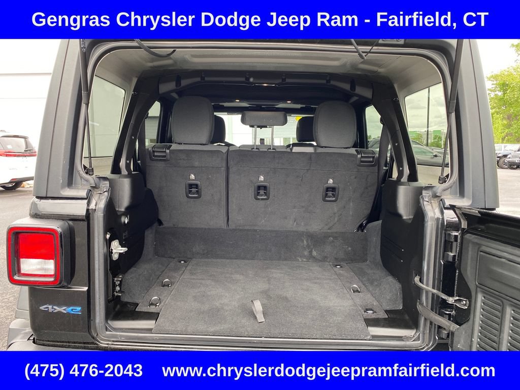 Used 2024 Jeep Wrangler Unlimited AWD/4WD image 32