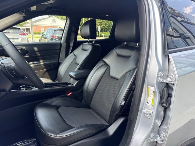 Used 2025 Jeep Compass Latitude w/ Convenience Group AWD/4WD image 14