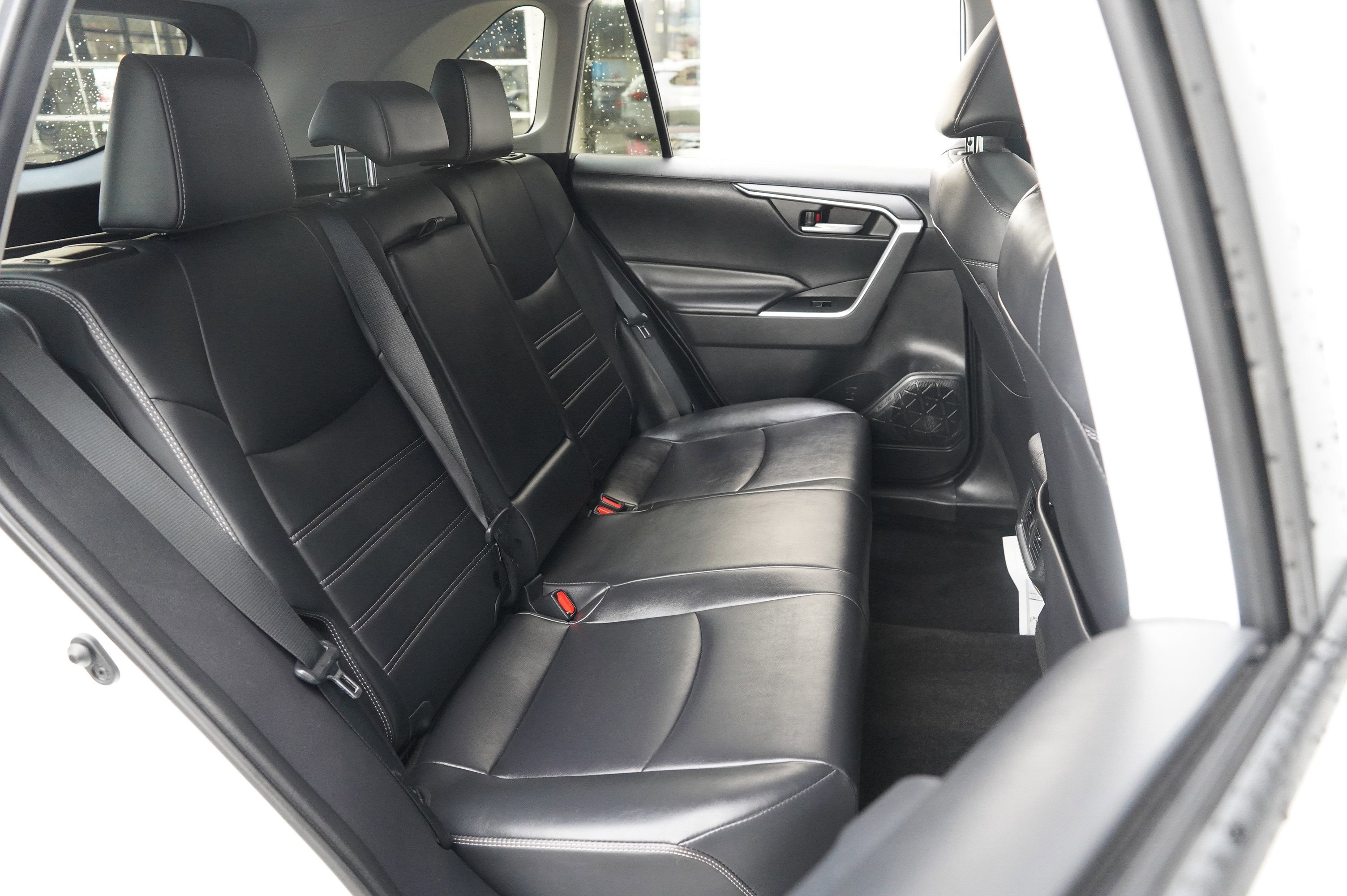 Used 2019 Toyota RAV4 XLE Premium image 37