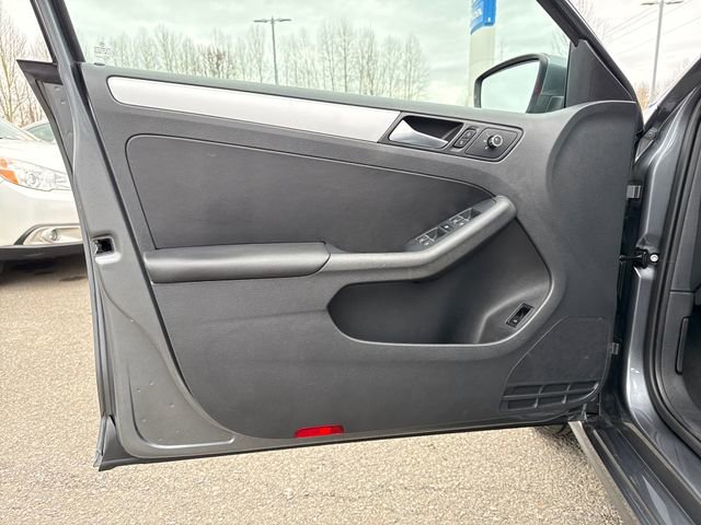 Used 2013 Volkswagen Jetta SE image 16