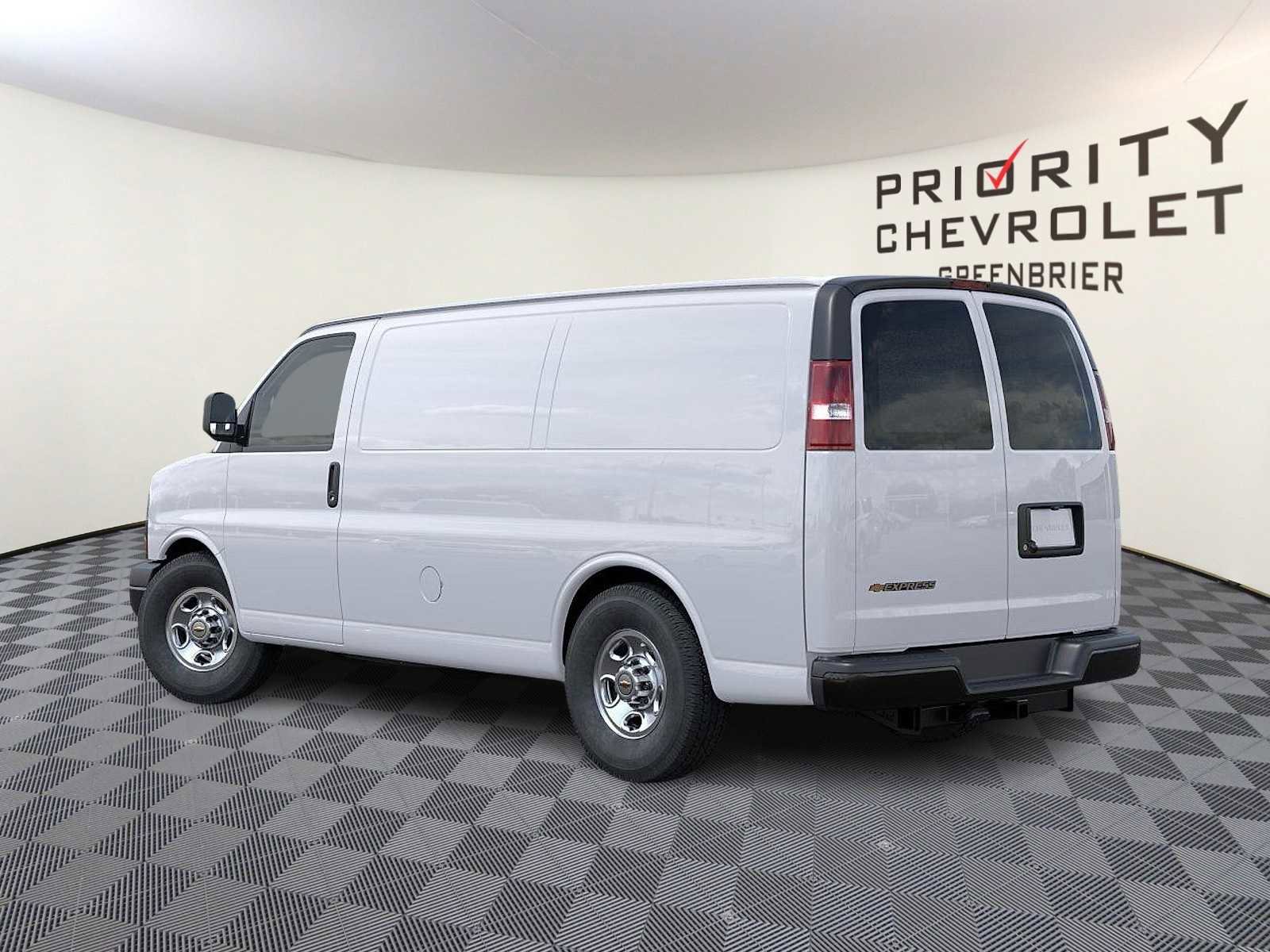New 2025 Chevrolet Express 3500 image 3