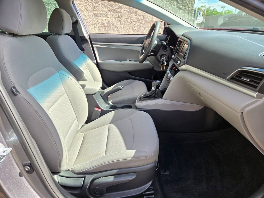 Used 2020 Hyundai Elantra SE FWD image 18