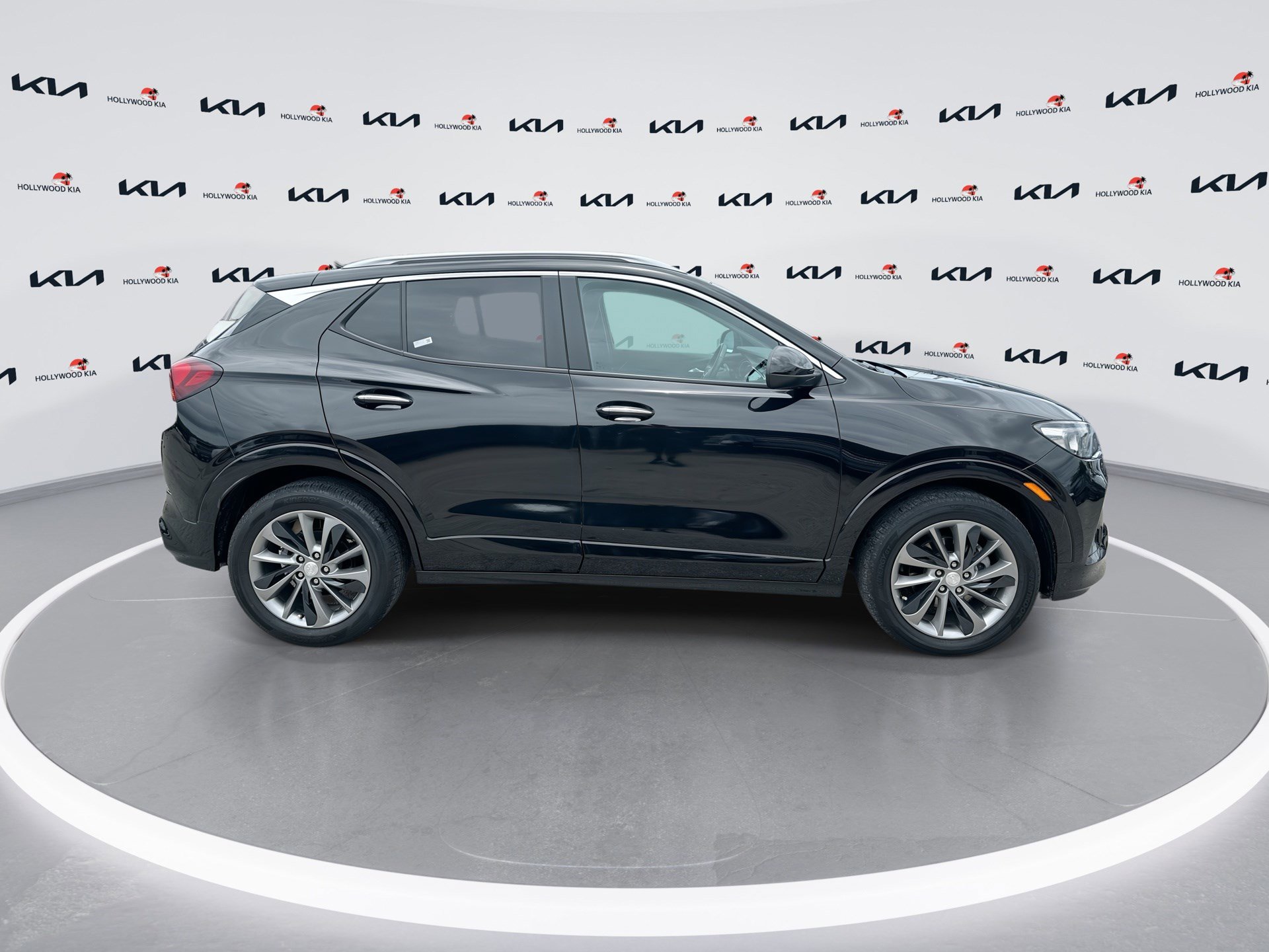 Used 2023 Buick Encore GX Select w/ Sport Touring Package FWD image 9