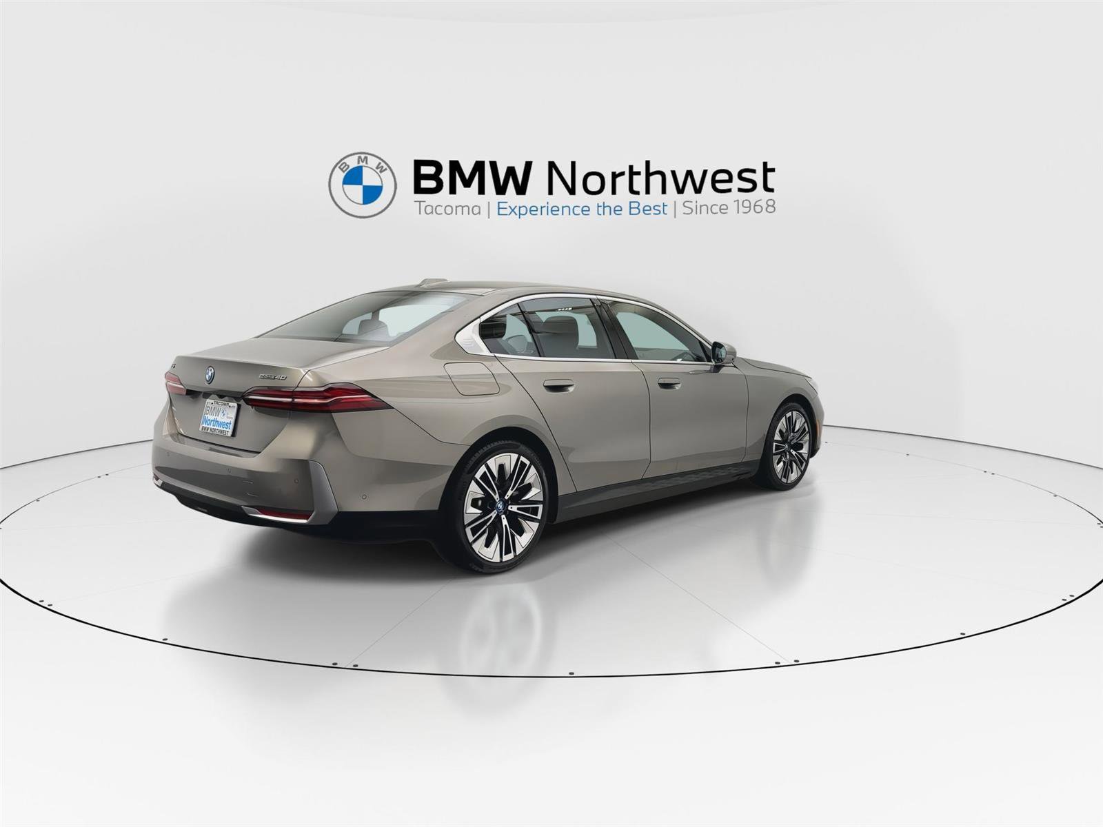 Certified 2024 BMW i5 eDrive40i w/ Premium Package RWD image 3