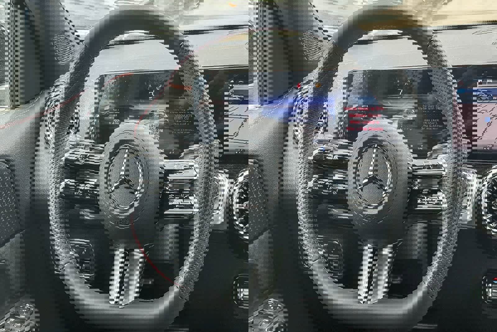 Used 2024 Mercedes-Benz EQB 350 4MATIC SUV image 15