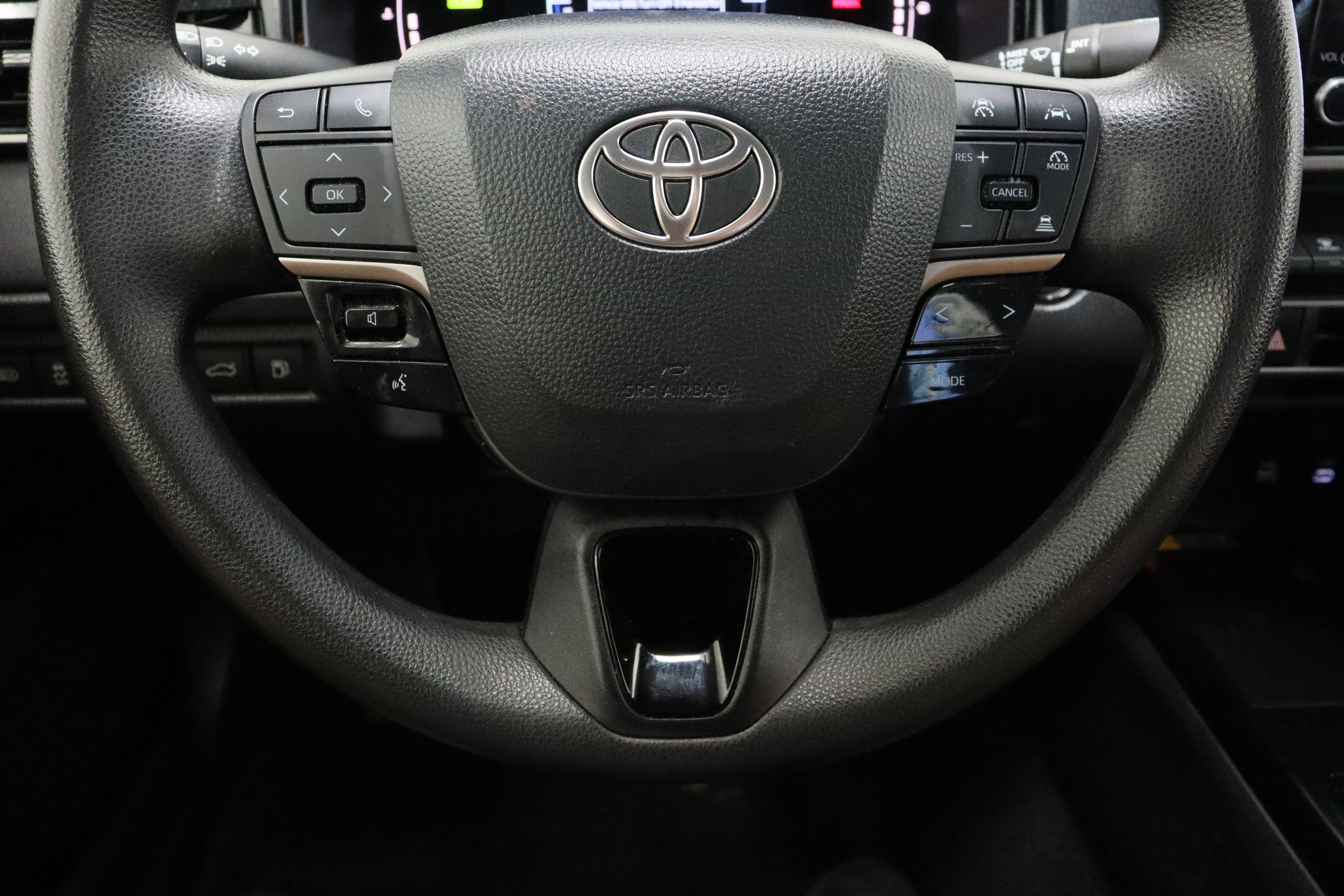 Used 2025 Toyota Camry LE FWD image 23