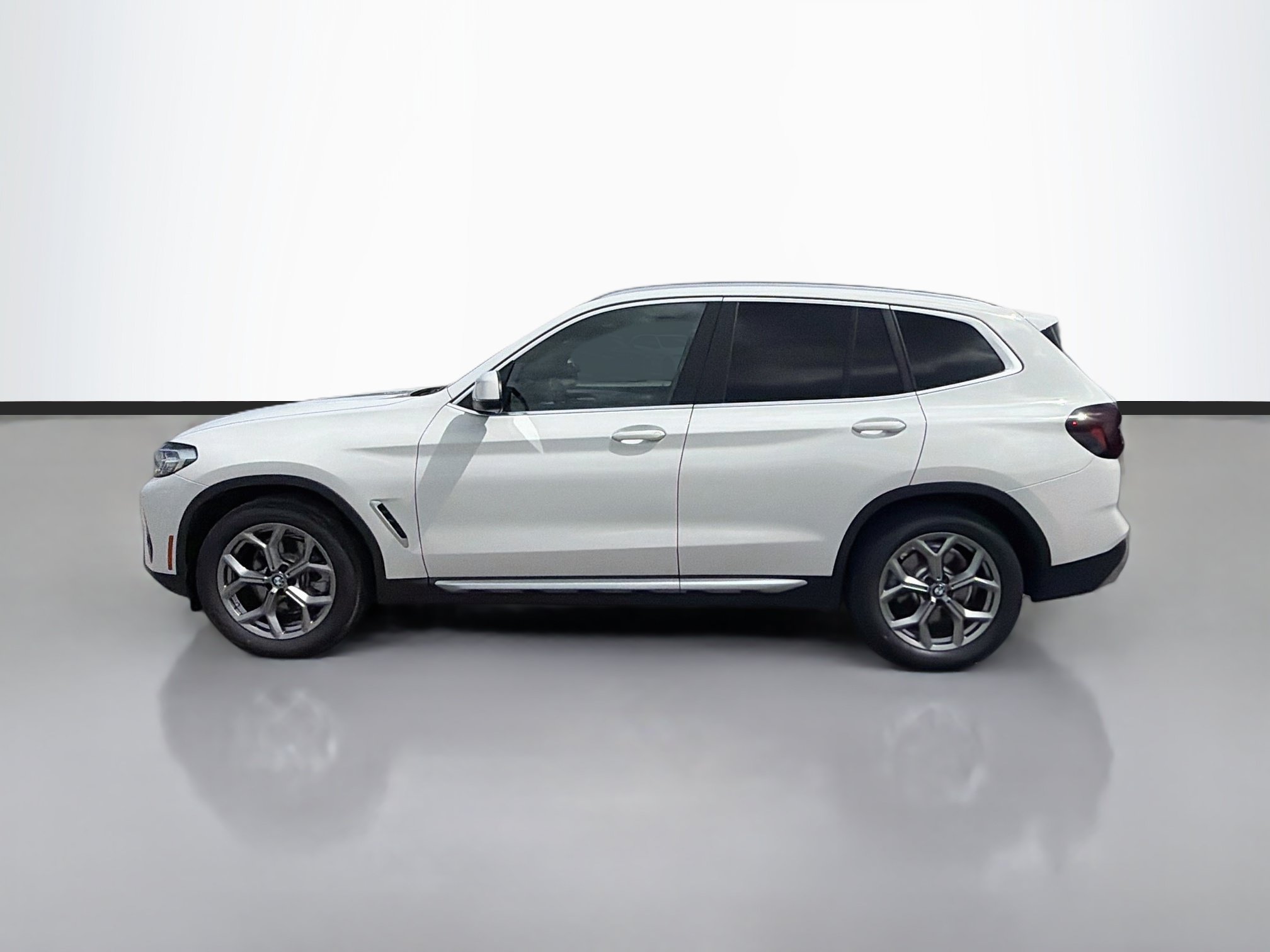 Used 2022 BMW X3 xDrive30i w/ Convenience Package AWD/4WD image 2