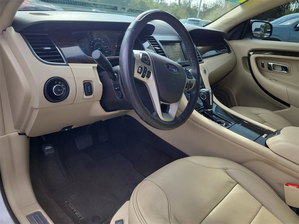 Used 2018 Ford Taurus Limited image 16