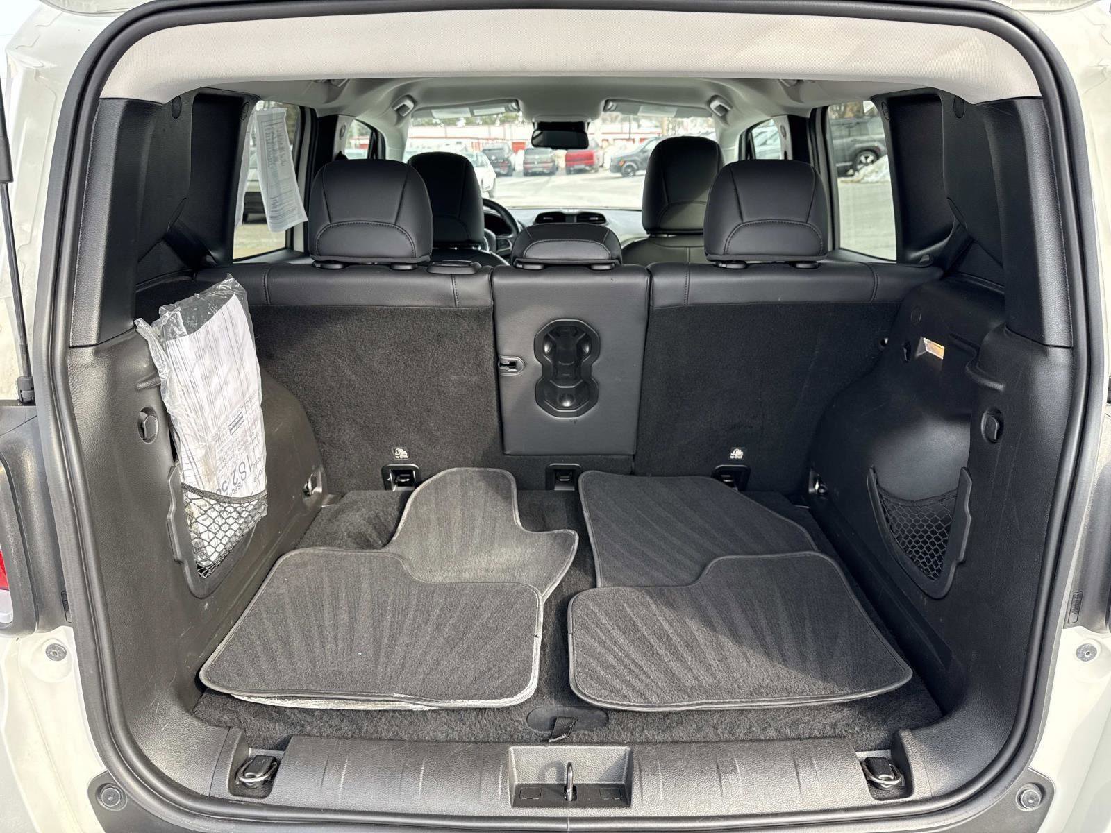 Used 2017 Jeep Renegade Limited image 22