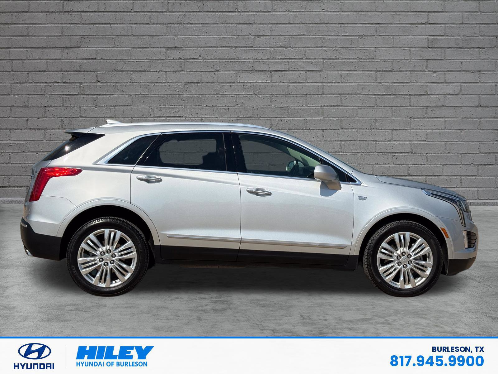Used 2019 Cadillac XT5 Premium Luxury FWD image 3