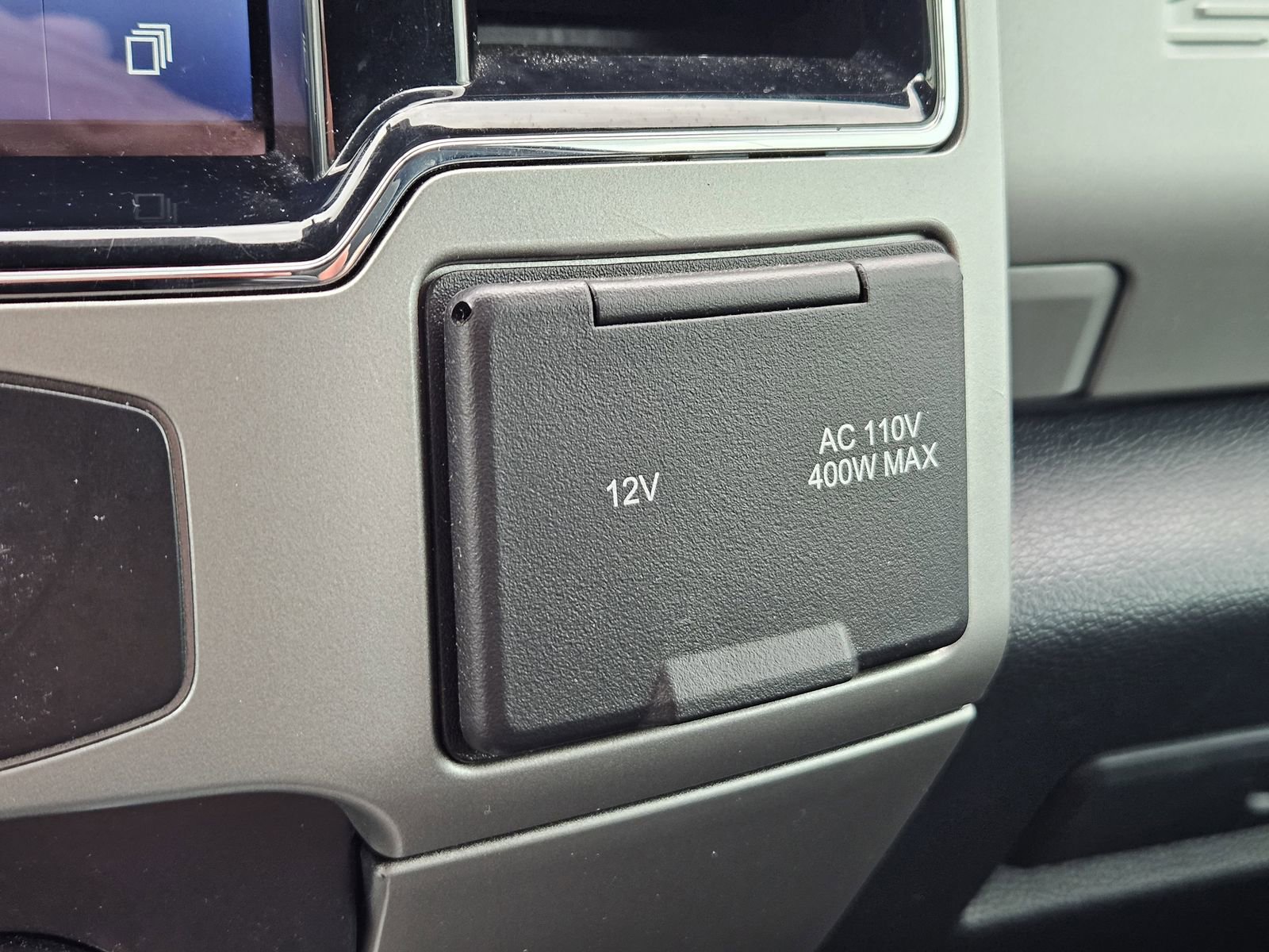 Used 2022 Ford F350 Lariat w/ Chrome Package image 23