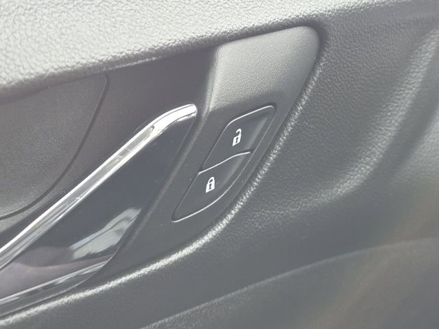 Used 2023 GMC Acadia SLE w/ Driver Convenience Package image 10