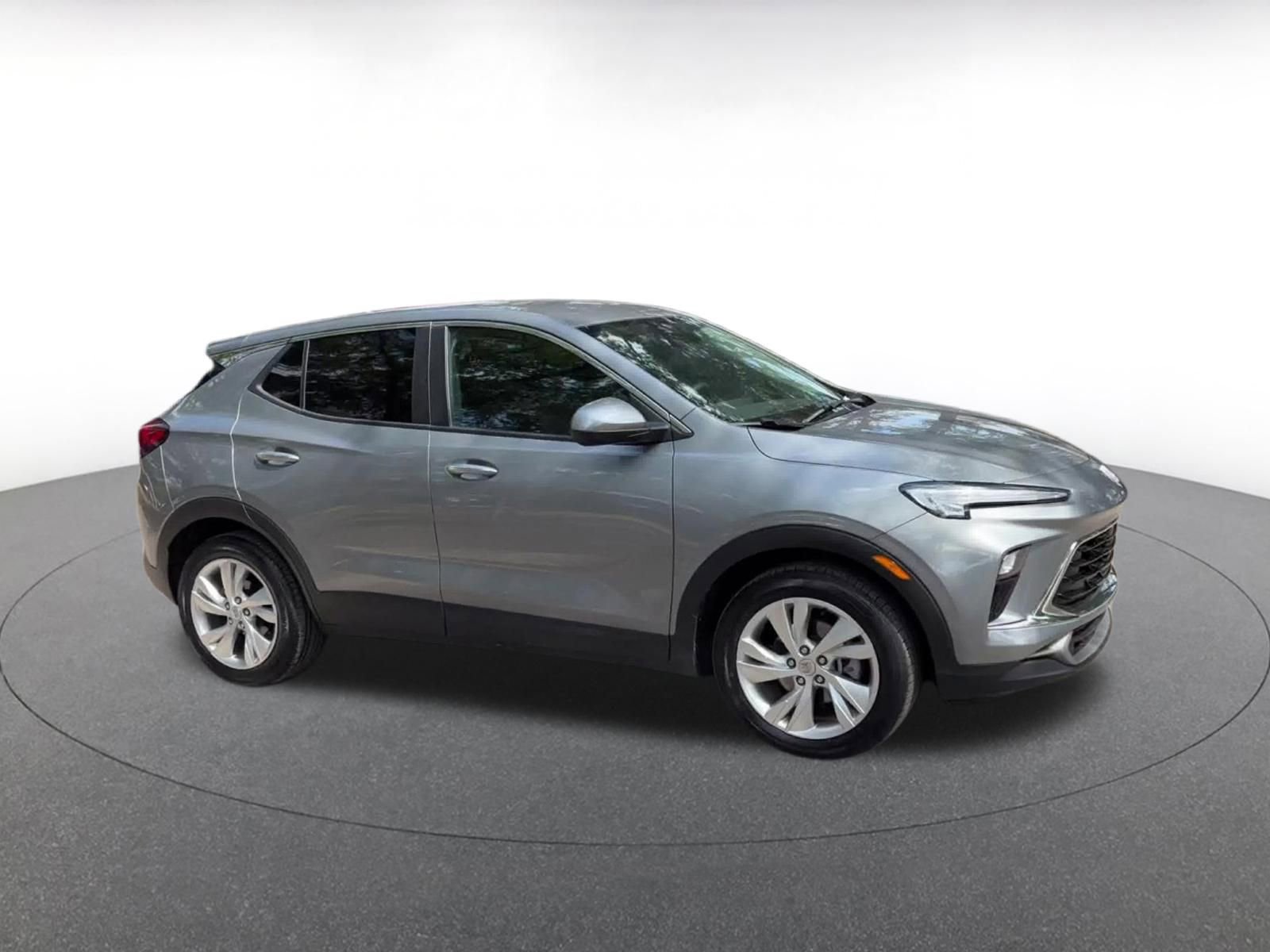 Used 2025 Buick Encore GX Preferred FWD image 2