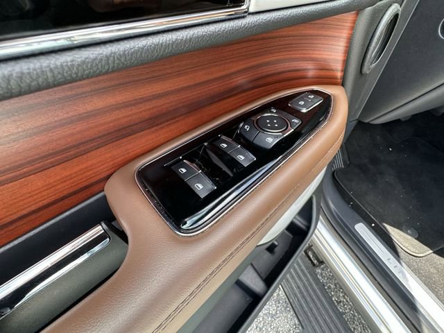 New 2024 Lincoln Navigator L Reserve AWD/4WD image 13