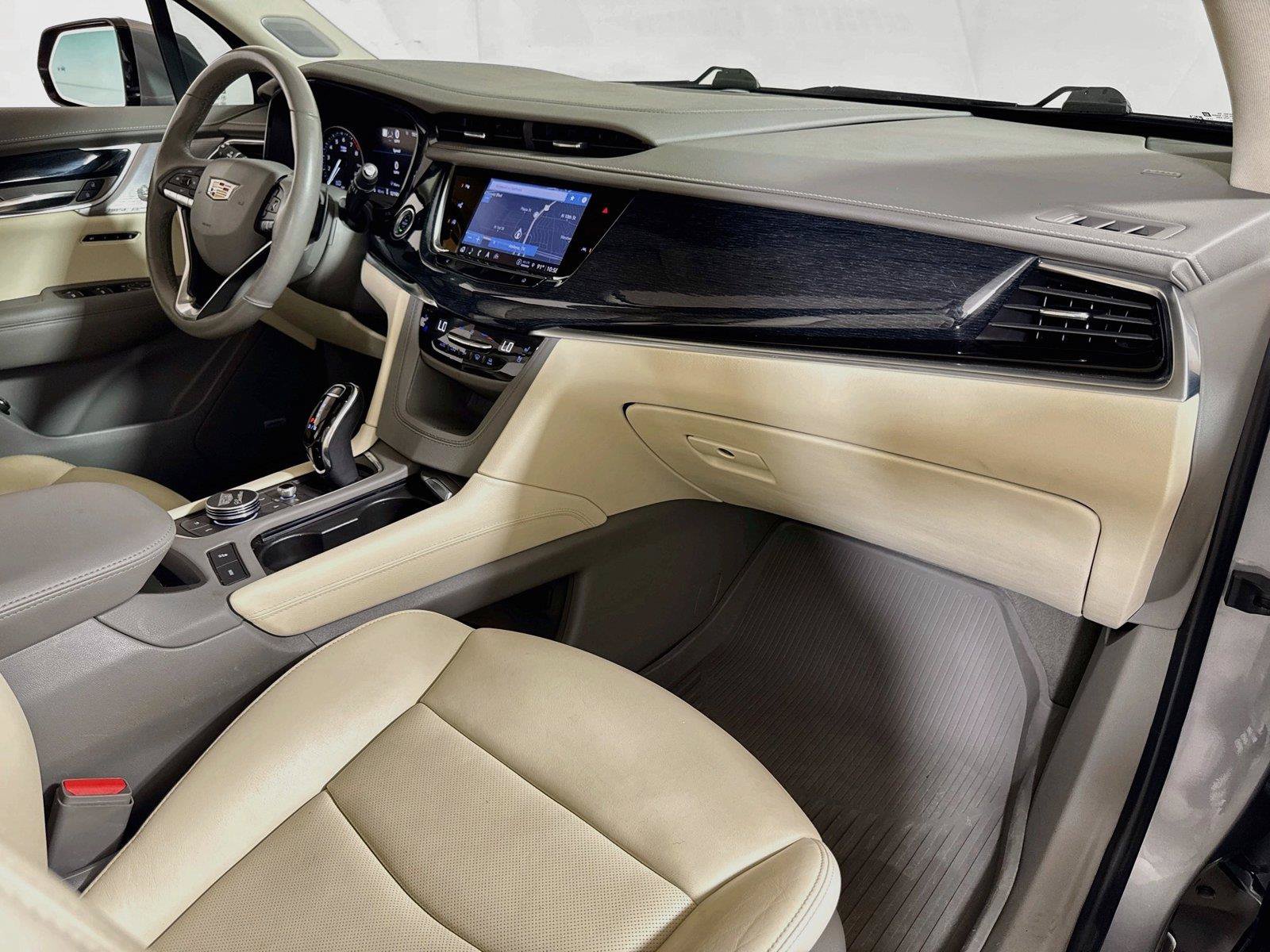 Used 2024 Cadillac XT6 Premium Luxury w/ Technology Package FWD image 30