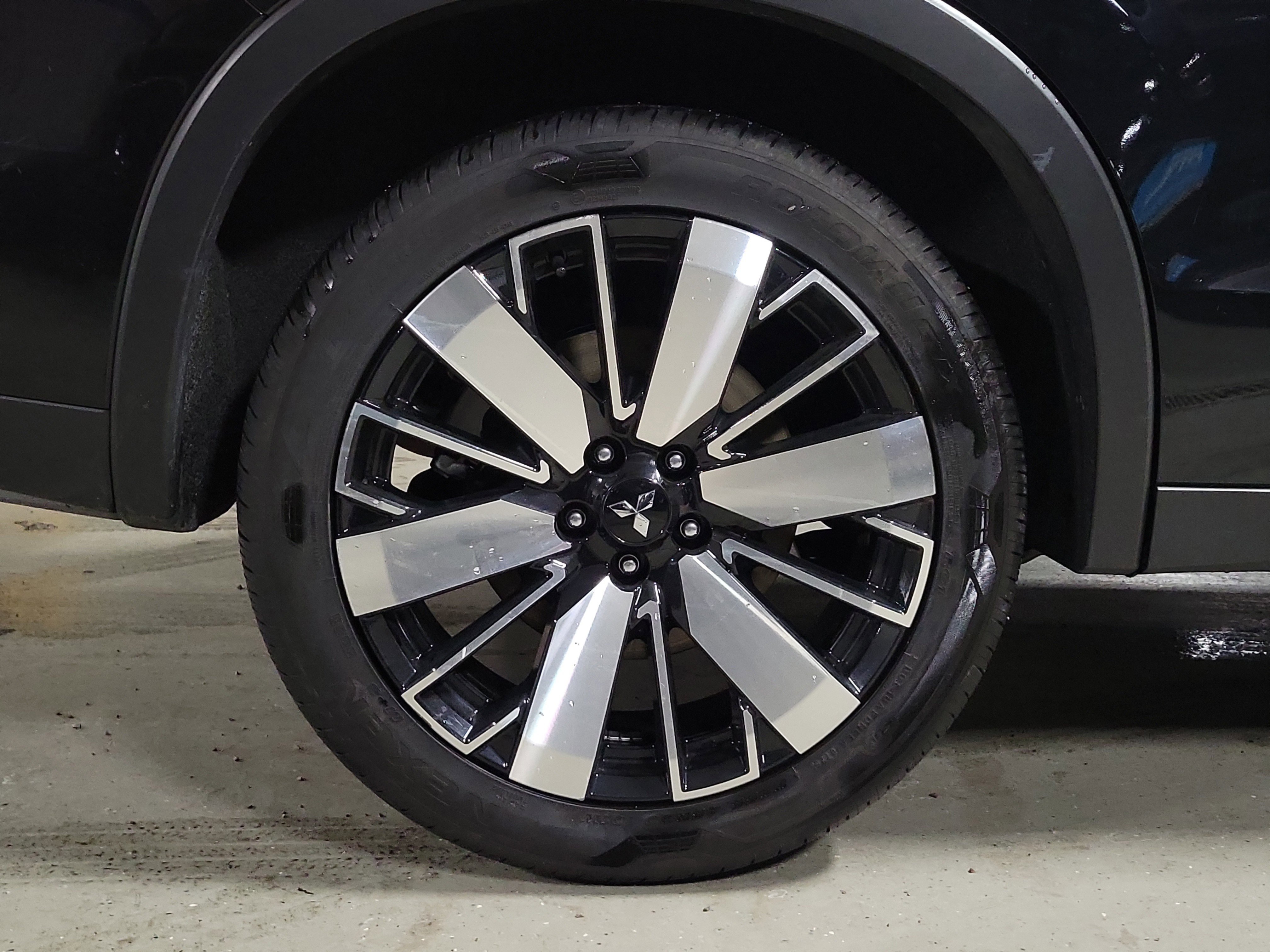 Used 2025 Mitsubishi Outlander SE image 6