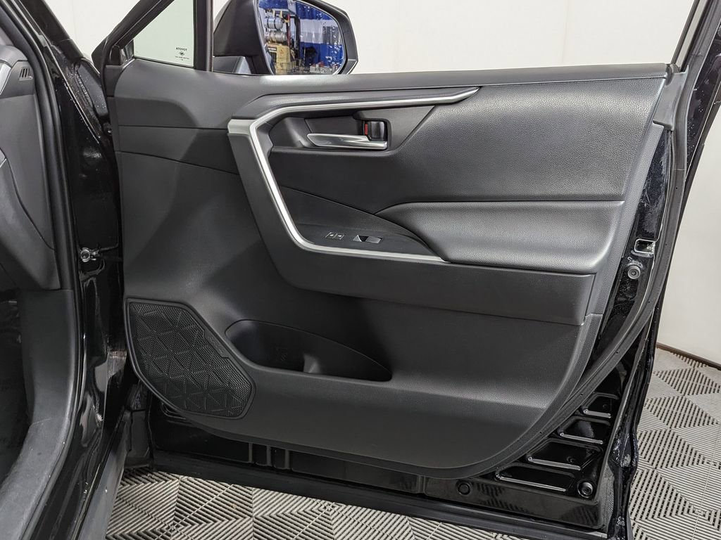 Used 2021 Toyota RAV4 XLE image 24