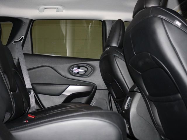 Certified 2021 Jeep Cherokee Latitude Lux w/ Comfort/Convenience Group image 8