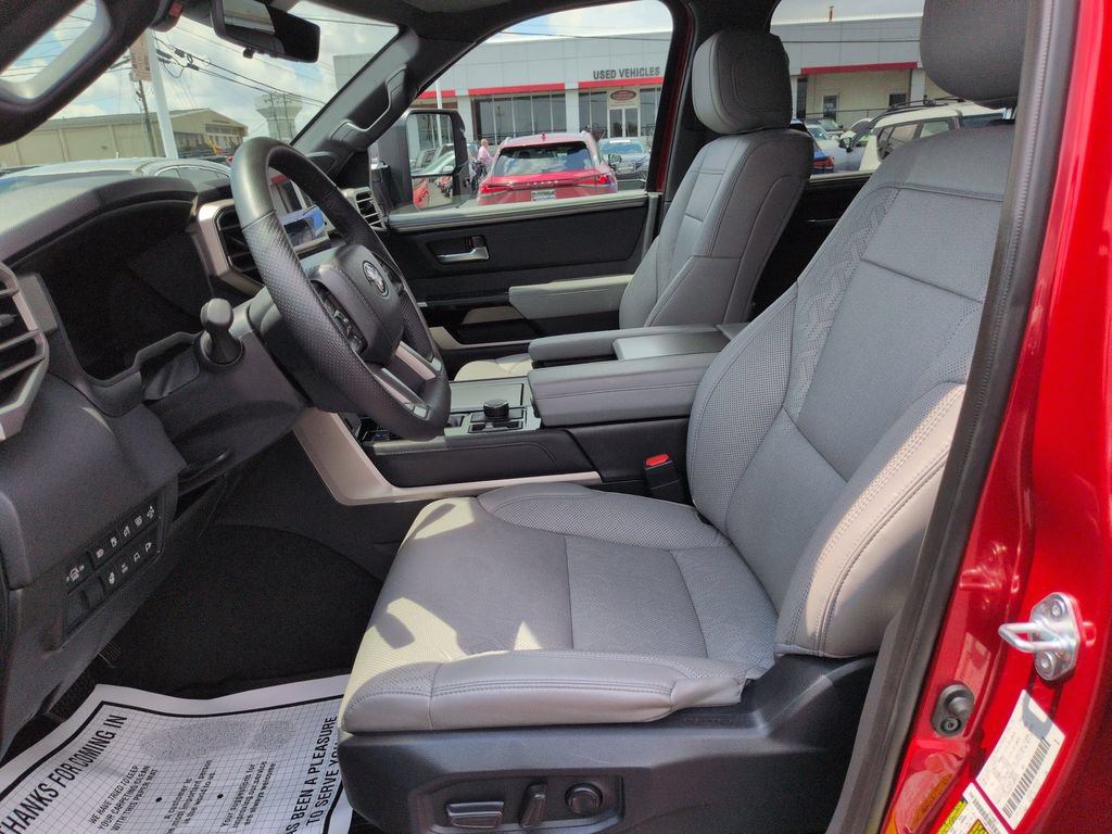 Certified 2025 Toyota Sequoia Limited w/ Tow Technology Package AWD/4WD image 9