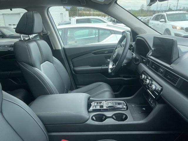 Used 2025 Honda Pilot Touring image 6