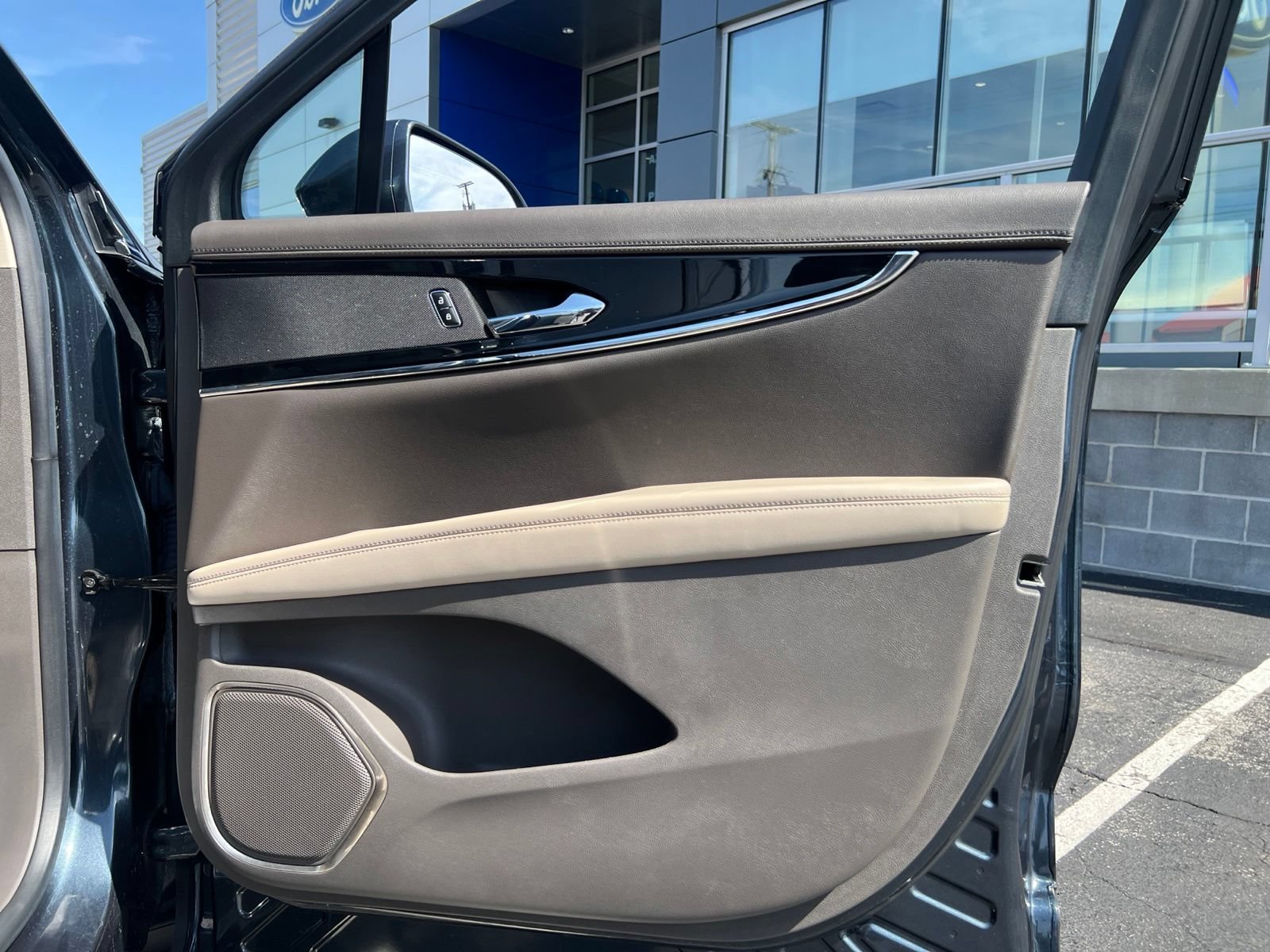 Used 2023 Lincoln Nautilus Reserve AWD/4WD image 57