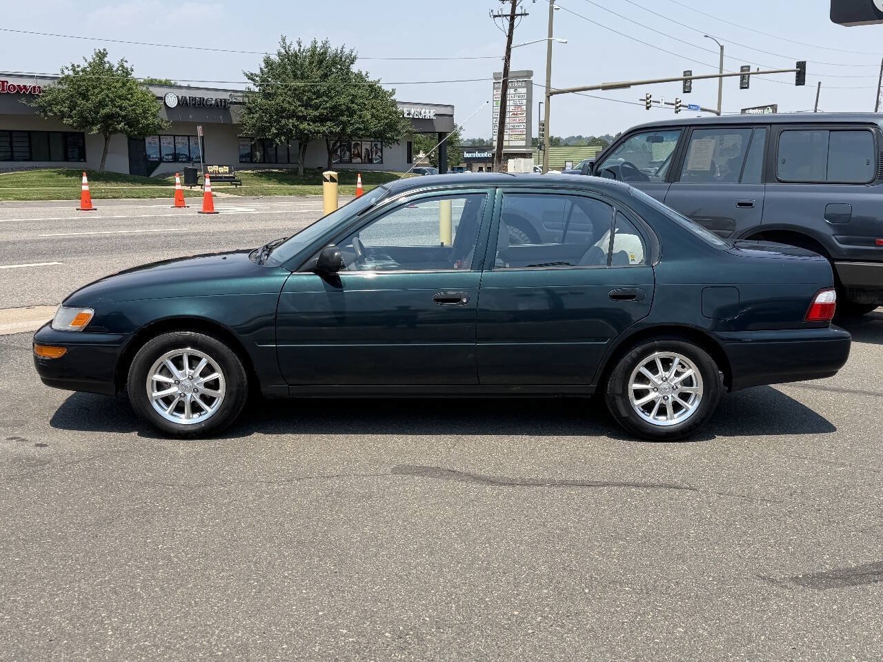 Used 1996 Toyota Corolla FWD image 8
